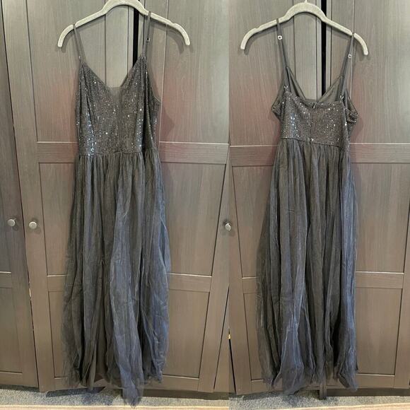 Black Sequin Formal Gown Dress Women’s Sz Medium Tulle Lined Spaghetti Strap - Picture 1 of 4